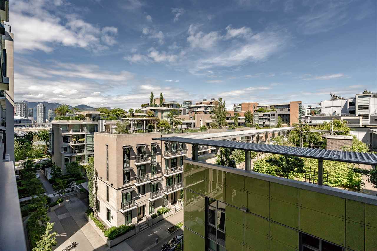 611 181 W 1st Avenue Vancouver Bc R2382165 Bright