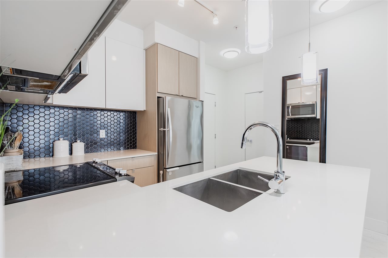 115 6468 195a Street Surrey Bc R2384095 Offers Bright White