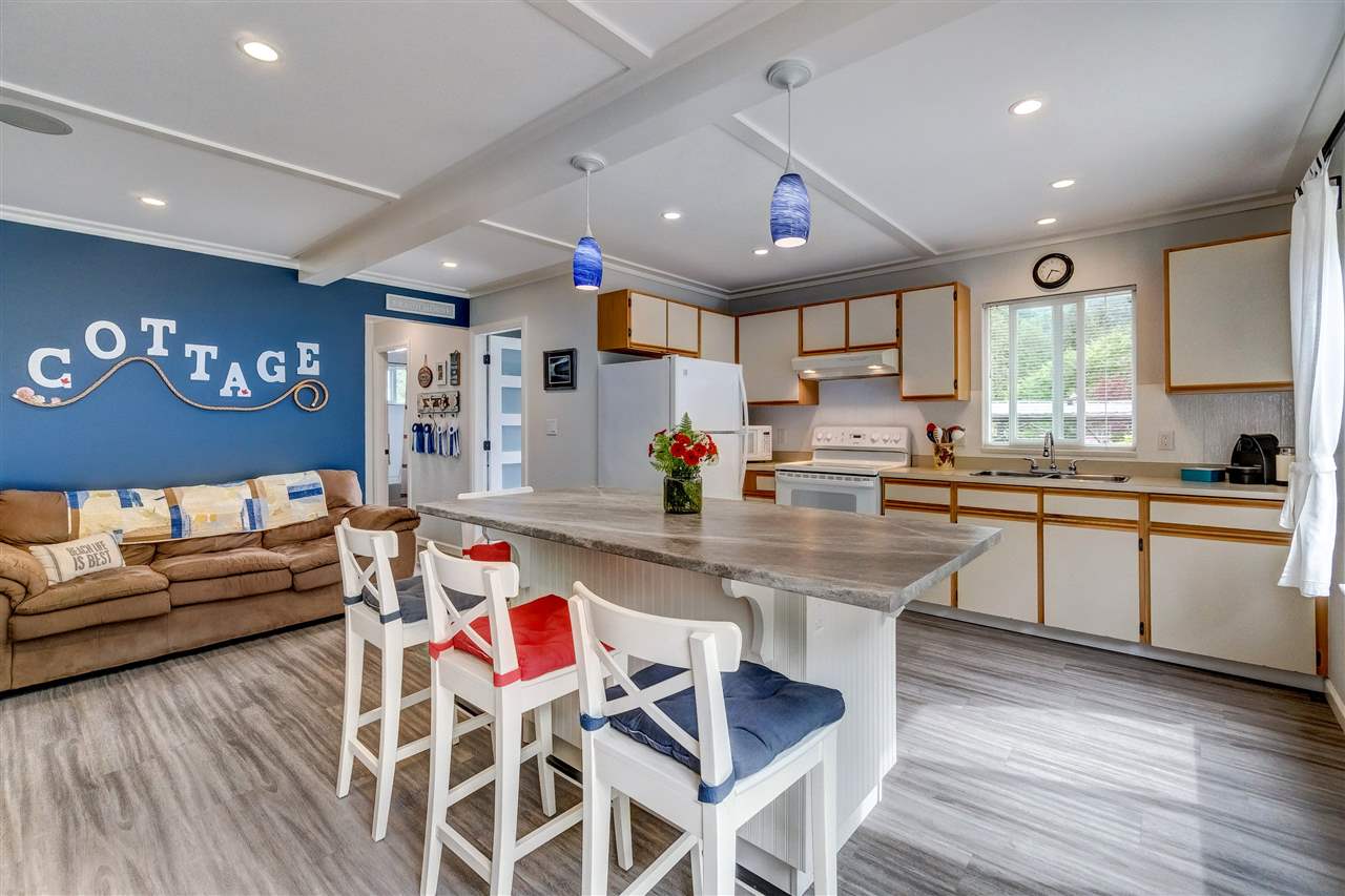 1856 Vera Road, Lindell Beach, BC, V2R 4X1 R2391923 Sarah Toop