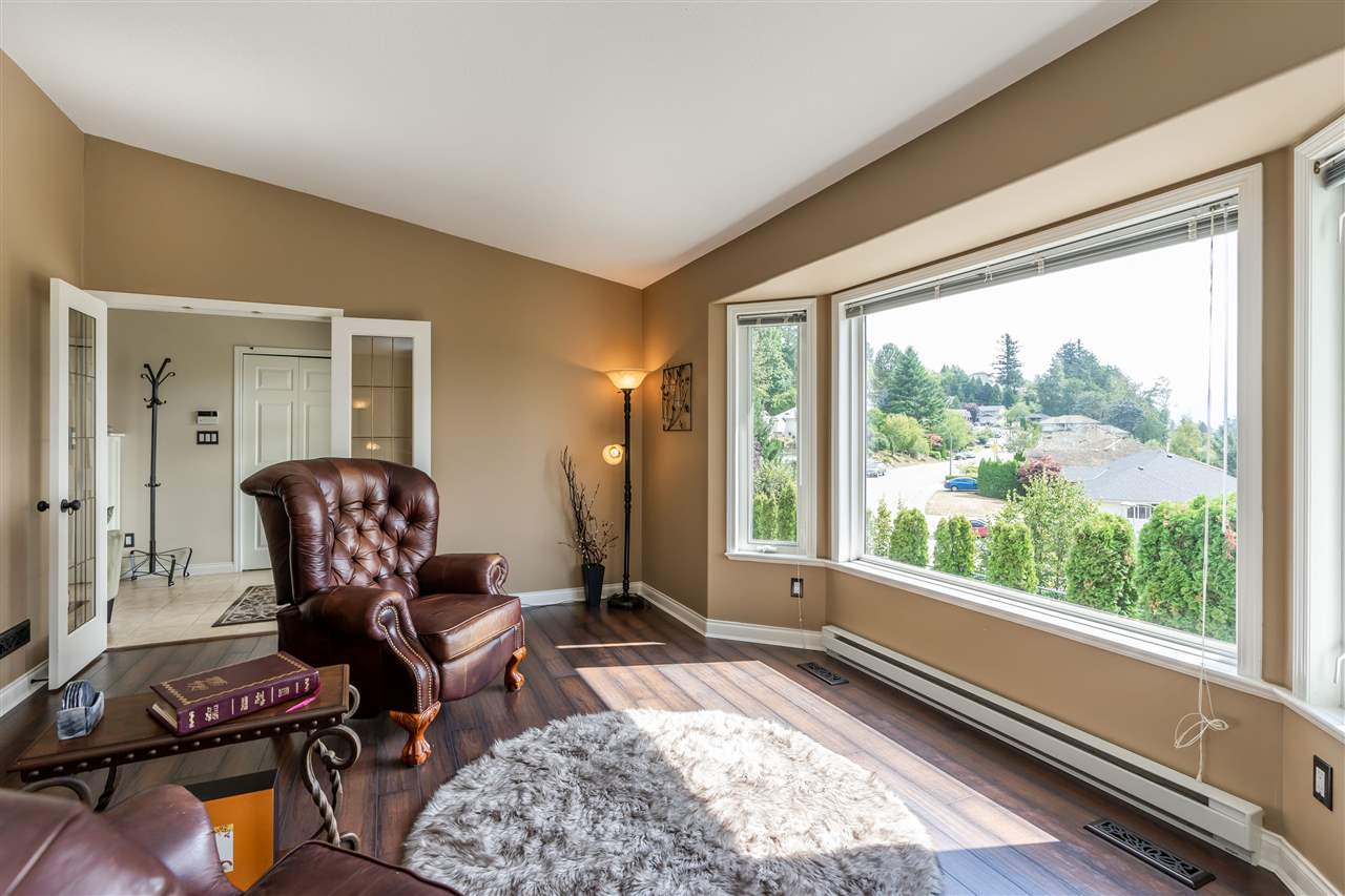 35505 Dina Place, Abbotsford, BC, V3G 1L7 R2399800 Matt Thiessen