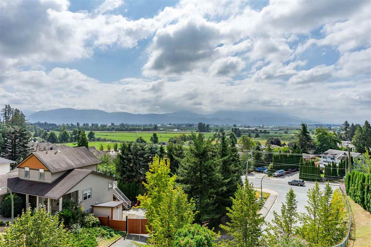 35505 Dina Place, Abbotsford, BC, V3G 1L7 R2399800 Matt Thiessen