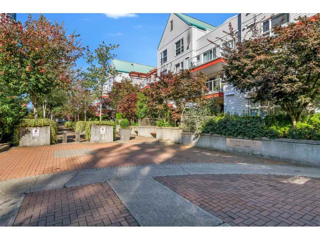 B403 9866 Whalley Boulevard, Surrey, BC, V3T 5S8 R2408751 Angela