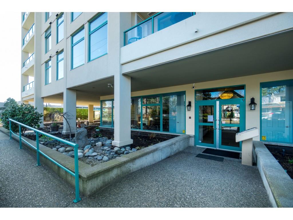 604 15466 North Bluff Road, White