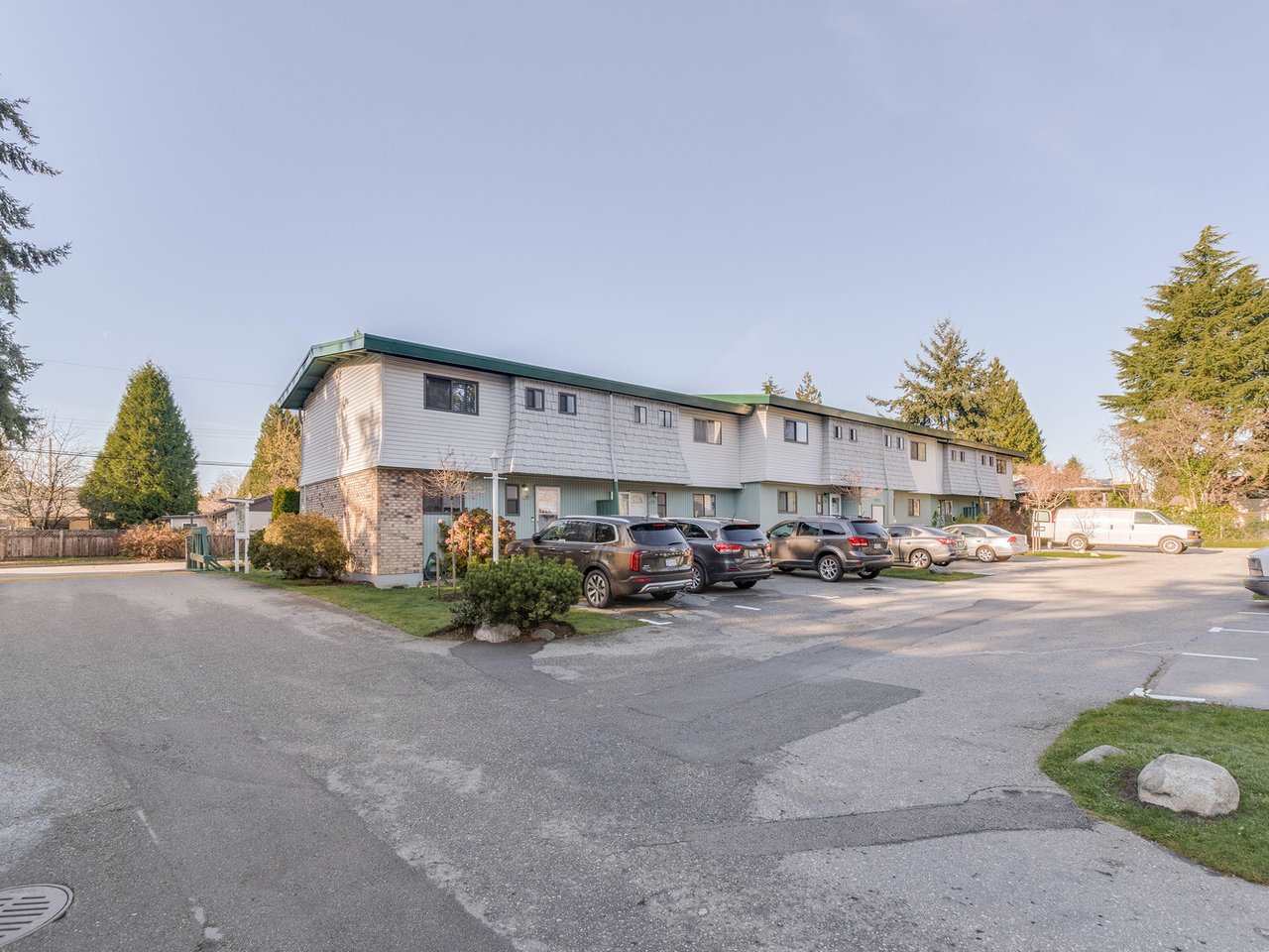 R2420562