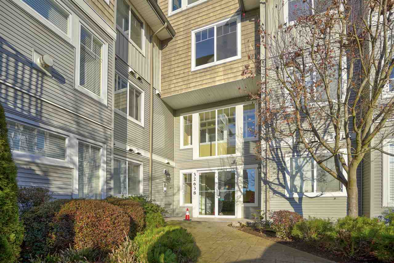 R2423976
