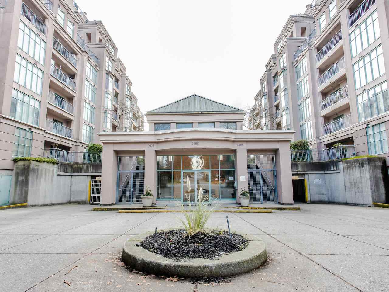 R2429838