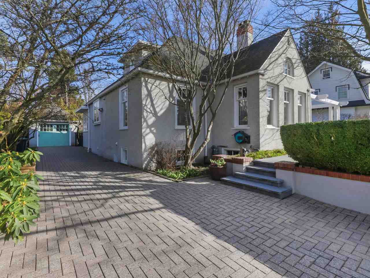 R2433273