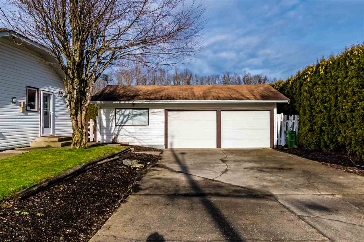 42295 Knox Avenue, Yarrow, BC, V2R 5E1 R2432450 Adams Real Estate