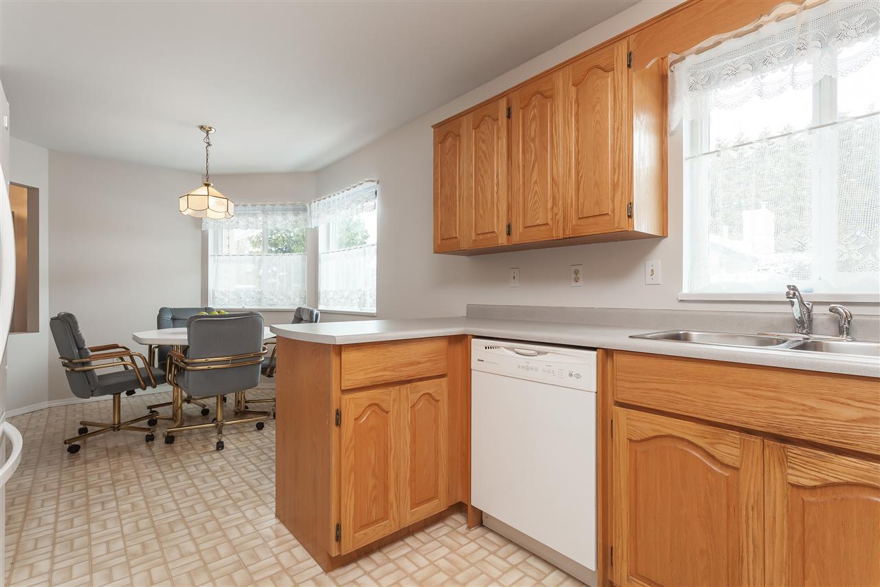 6 5550 Langley Bypass Langley Bc R2435378 Vicky Scott