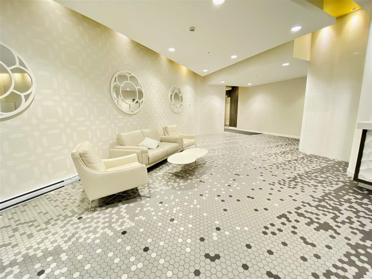 R2438958