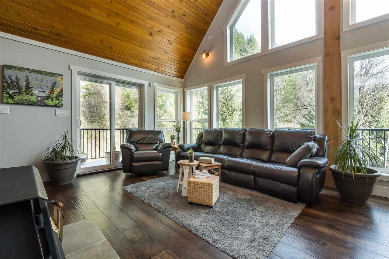 1649 Columbia Valley Road, Columbia Valley, BC, V2R 4X2 R2445940