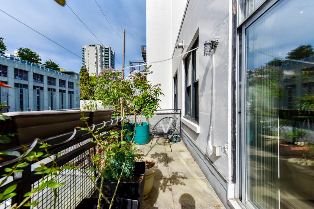 317 549 Columbia Street, New Westminster, BC, V3L 1B3 R2455245 The