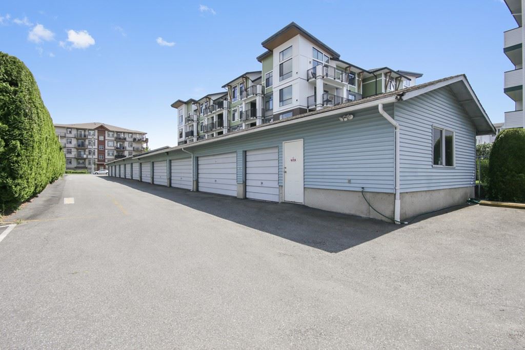 206 9175 Edward Street, Chilliwack, BC, V2P 4C5 R2456795 Laura