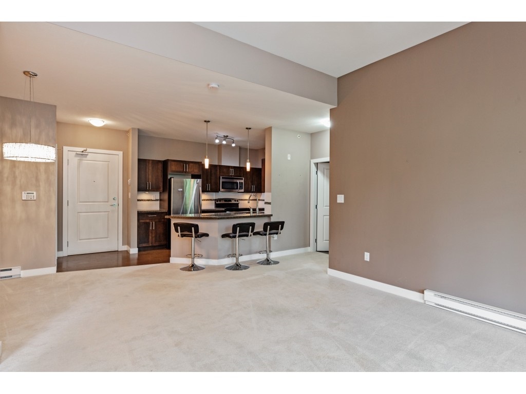 402-33898-pine-street-abbotsford-bc-v2s-2p3-r2457891-wendy