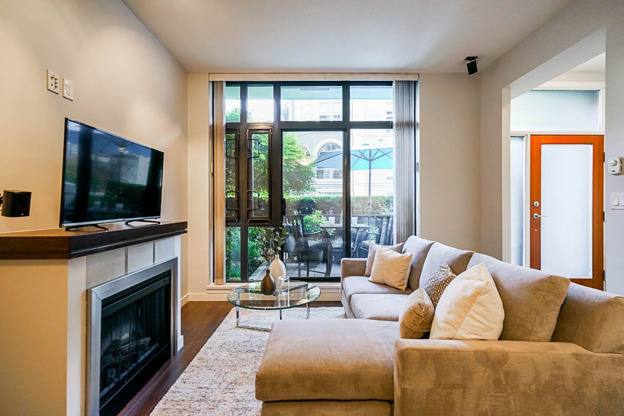  4 1 Renaissance Square, New Westminster, BC R2463835 Jeremy Rae