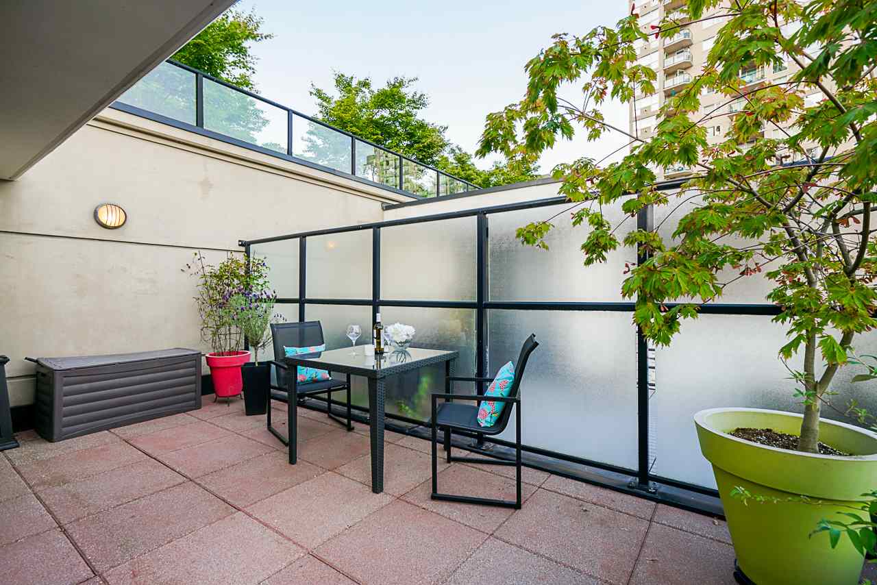 4 1 Renaissance Square, New Westminster, BC, V3M 0B6 R2463835 The New West Guys