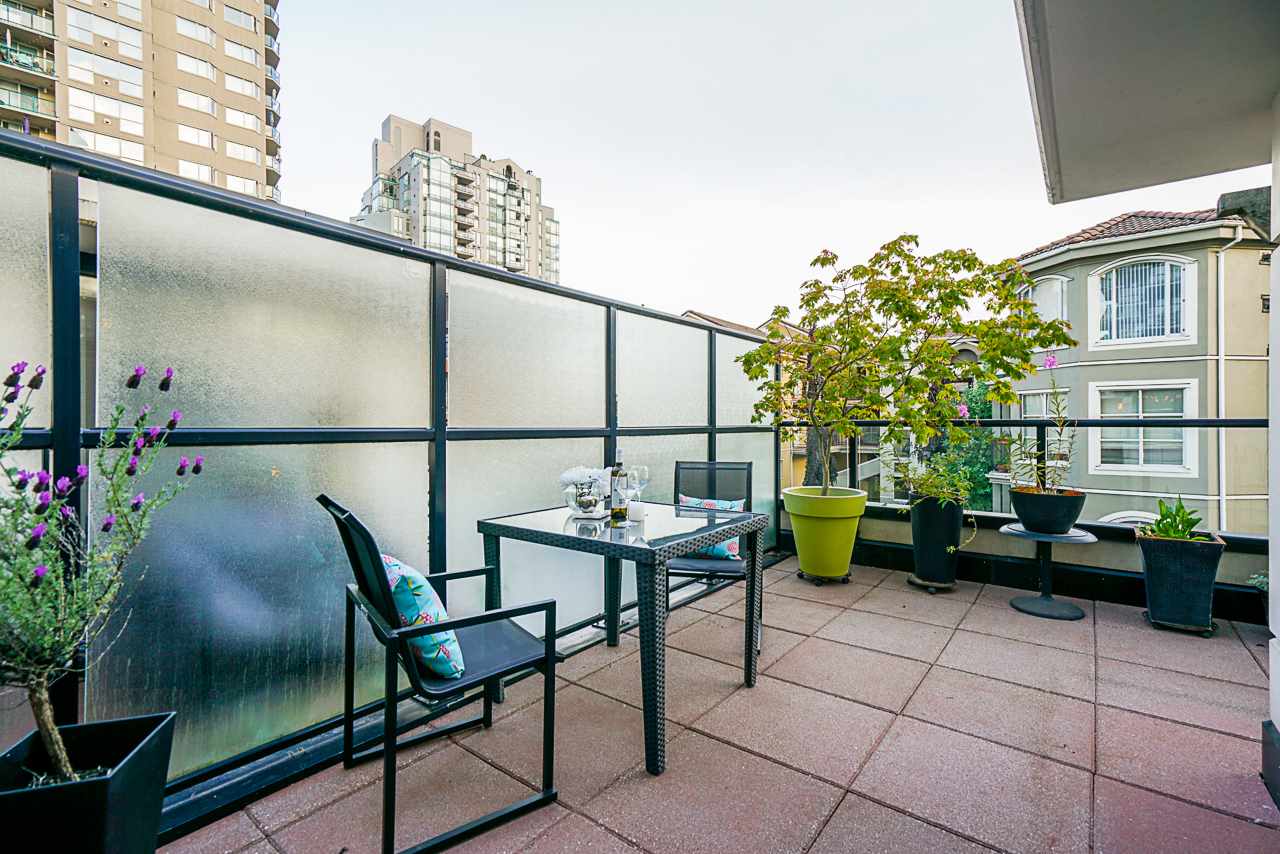 4 1 Renaissance Square, New Westminster, BC, V3M 0B6 R2463835 The New West Guys