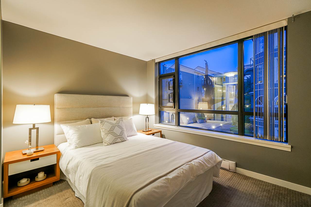 4 1 Renaissance Square, New Westminster, BC, V3M 0B6 R2463835 The New West Guys