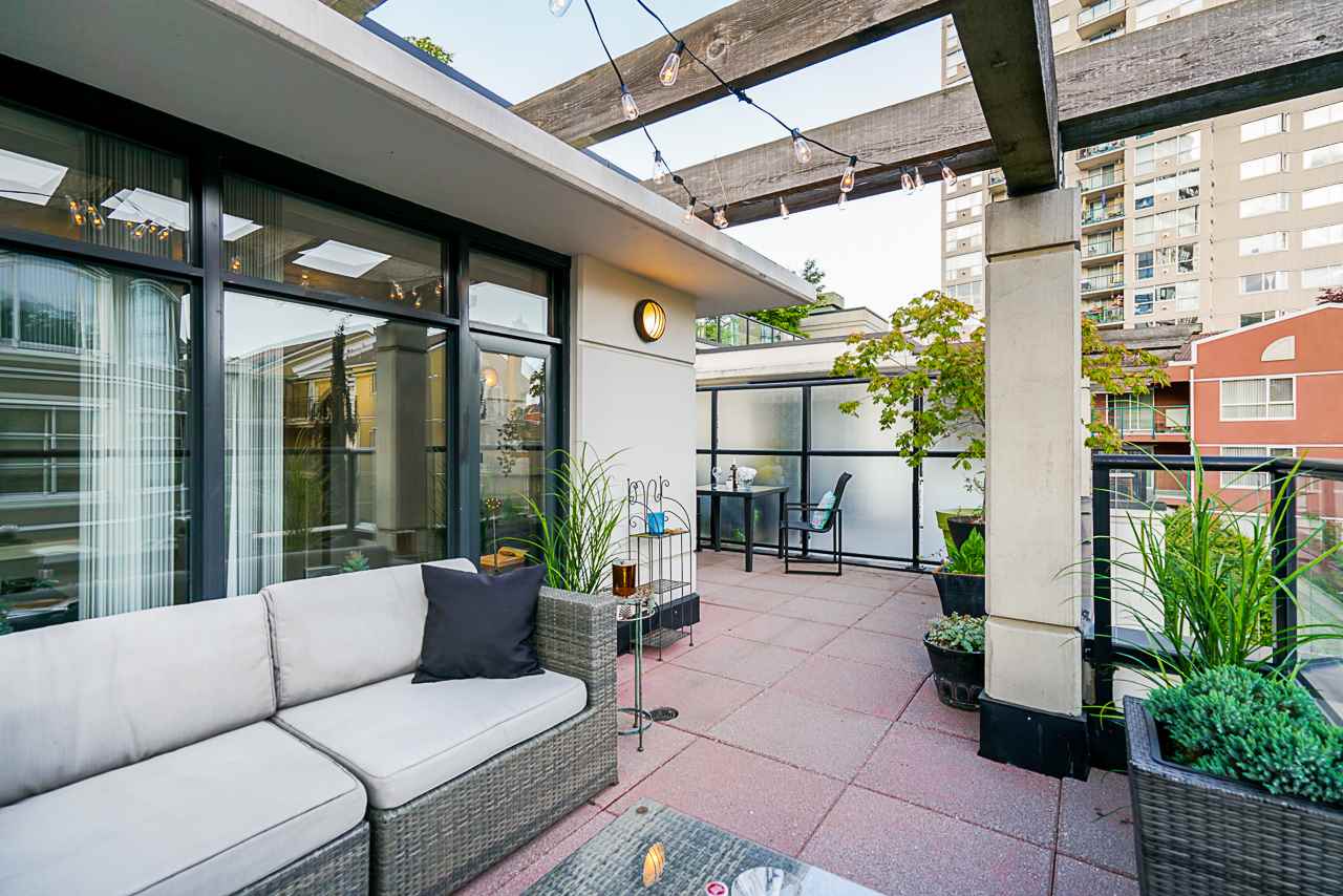 4 1 Renaissance Square, New Westminster, BC, V3M 0B6 R2463835 The New West Guys