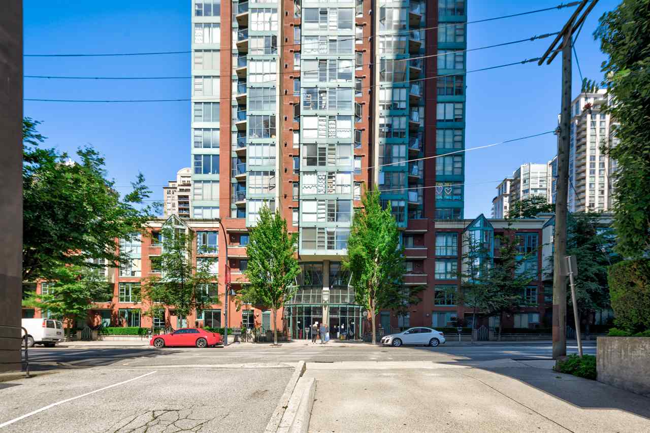 907 939 Homer Street, Vancouver, BC • R2463453 • The Go Team Real Estate 907 939 Homer Street, Vancouver, BC • R2463453 • The Go Team Real Estate