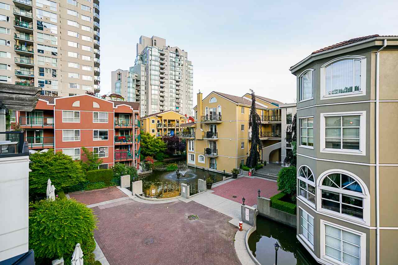 4 1 Renaissance Square, New Westminster, BC, V3M 0B6 R2463835 The New West Guys