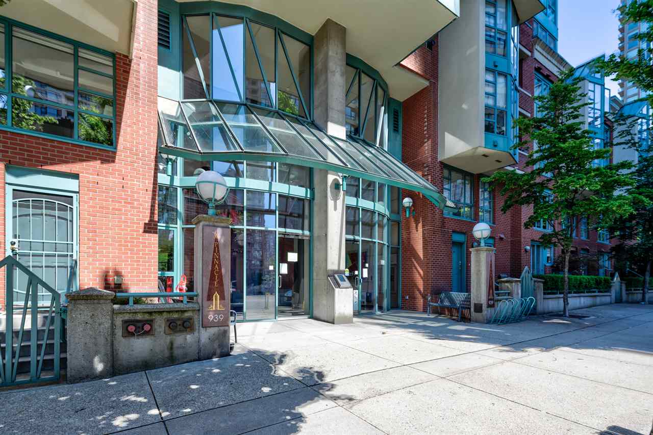 907 939 Homer Street, Vancouver, BC • R2463453 • The Go Team Real Estate 907 939 Homer Street, Vancouver, BC • R2463453 • The Go Team Real Estate