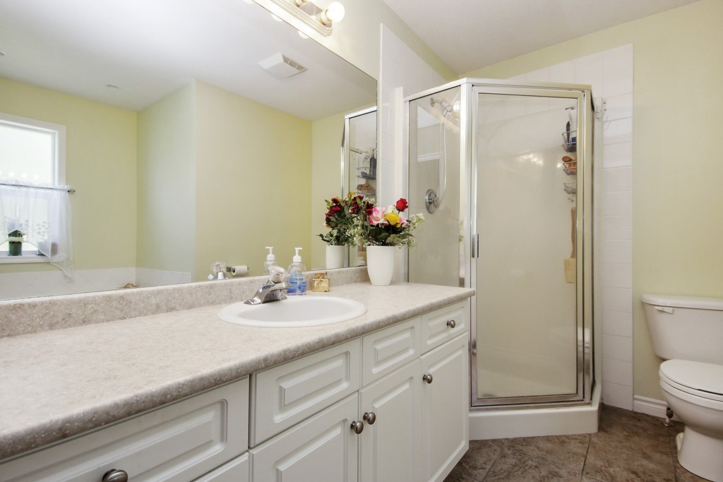 41 8590 Sunrise Drive, Chilliwack, BC, V2R 3Z4 R2466459 Laura Lindstrom PREC* and Kim Parley 41 8590 Sunrise Drive, Chilliwack, BC, V2R 3Z4 R2466459 Laura Lindstrom PREC* and Kim Parley