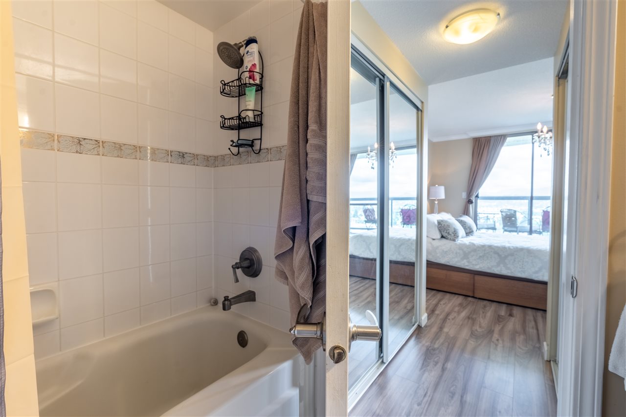 1206 10899 University Drive, Surrey, BC,