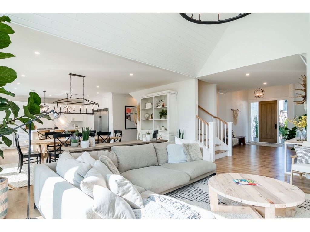 8432 McTaggart Street, Mission, BC, V2V 0G2 R2471253 Steve Middleton