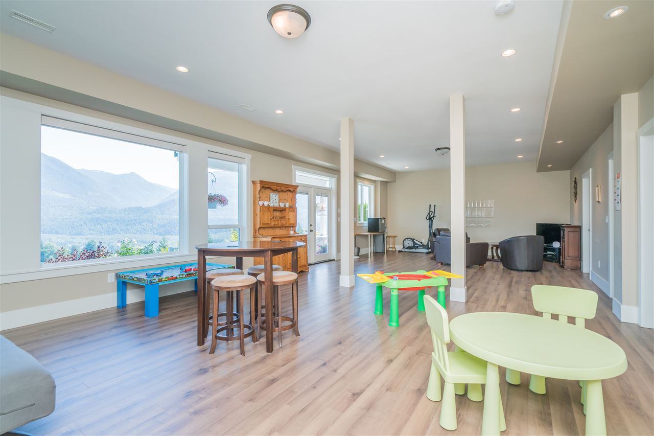 5402 Crimson Ridge, Chilliwack, BC, V2R 0J5 R2480645 Sarah Toop Personal Real Estate Corporation