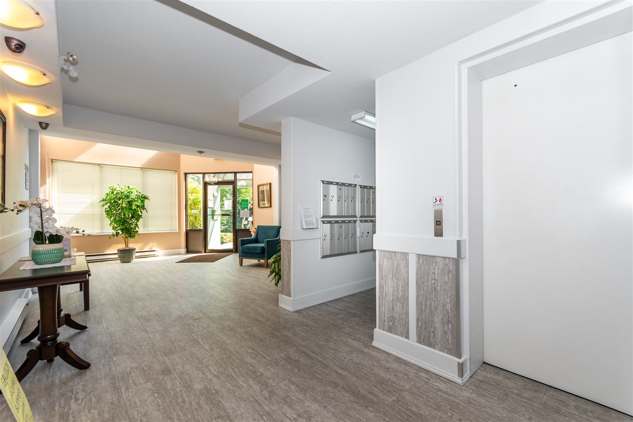 201 33030 Ferguson Way, Abbotsford, BC, V2S 6Y2 R2483681