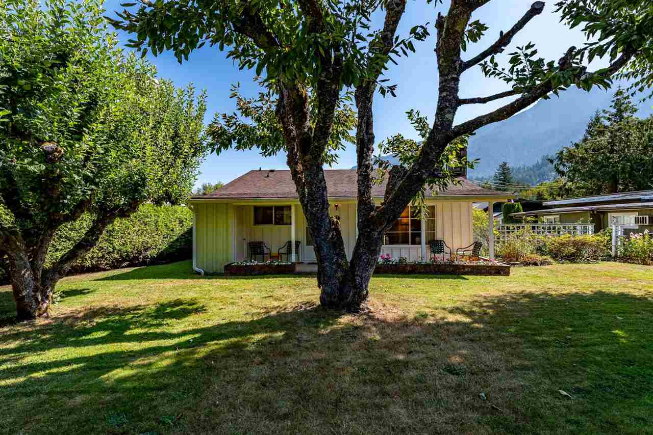 1844 Lindell Avenue, Lindell Beach, BC, V2R 4W6 R2487120 Sarah Toop