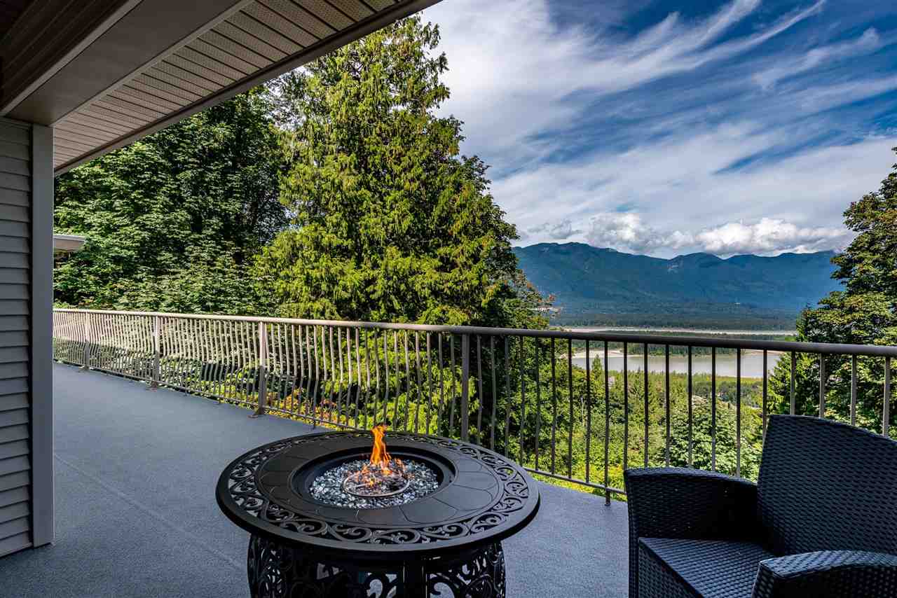 8679 Grand View Drive, Chilliwack, BC, V2R 4A1 R2489329 Sarah Toop