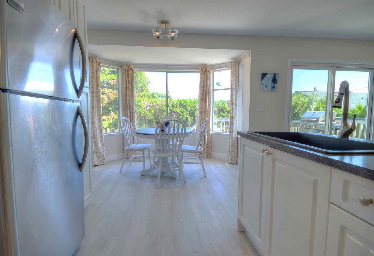 637 Lost Lake Drive, Coquitlam, BC, V3C 5G4 R2491137 Amber Unique