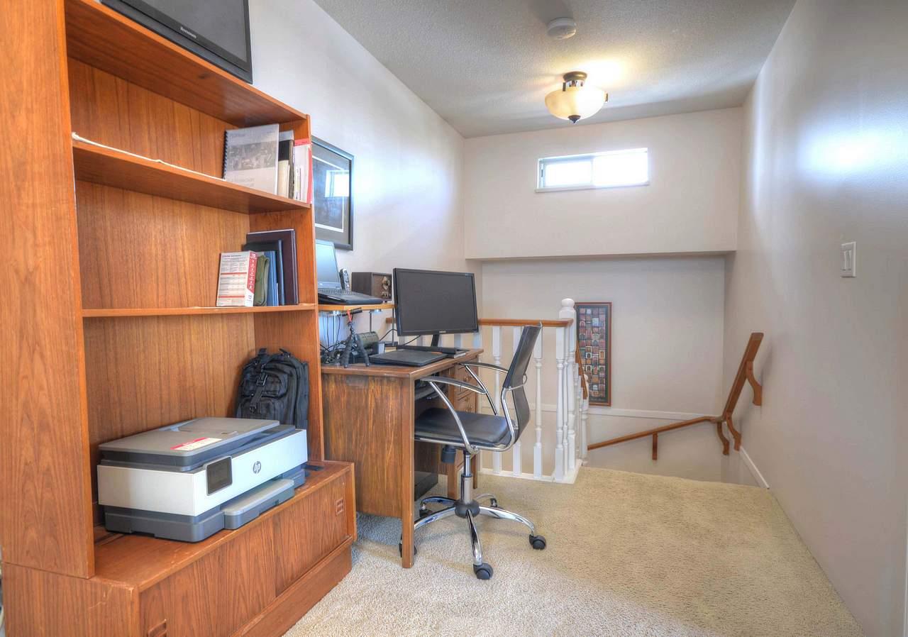 637 Lost Lake Drive, Coquitlam, BC, V3C 5G4 R2491137 Amber Unique