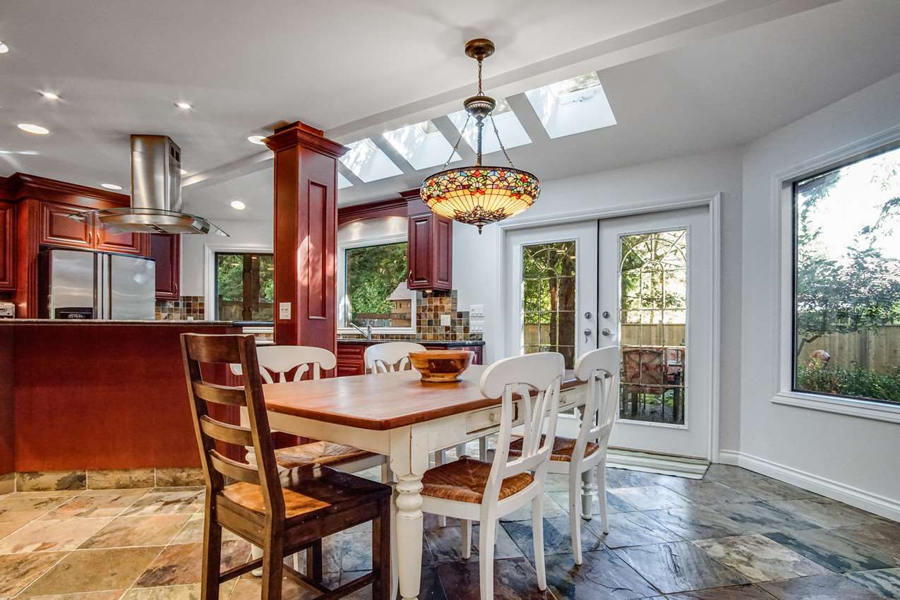 1810 Amble Greene Boulevard, Surrey, BC, V4A 6S5 • R2494123