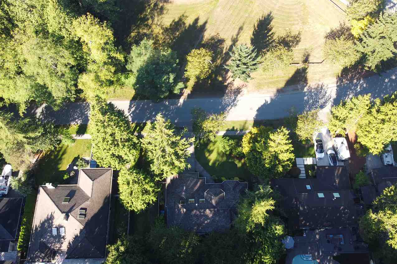 1810 Amble Greene Boulevard, Surrey, BC, V4A 6S5 • R2494123