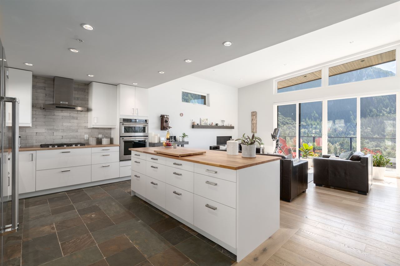 2211 Crumpit Woods Drive, Squamish, BC, V8B 0T6 R2494676 Jenna Franze Personal Real Estate