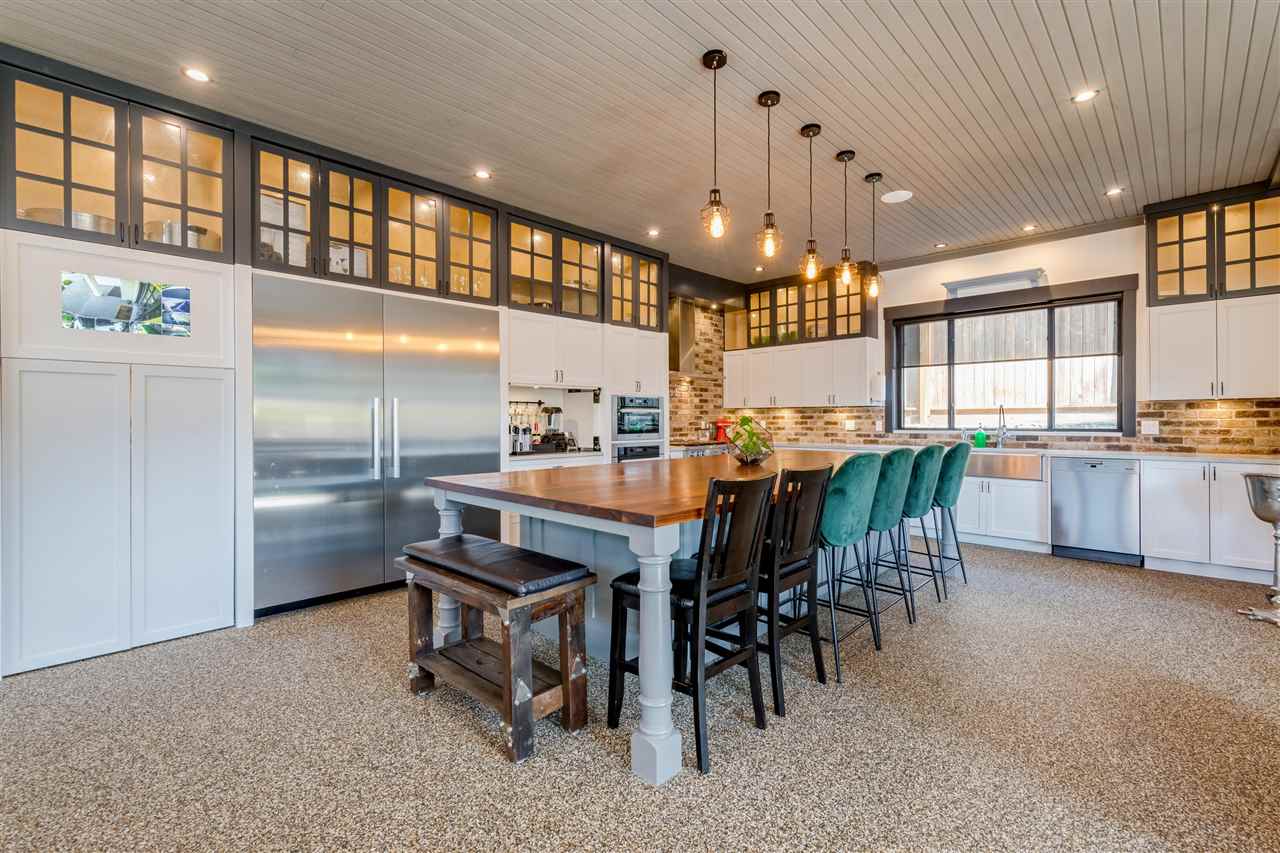 960 Grover Avenue, Coquitlam, BC, V3J 3E6 R2497495 Colin Colpitts