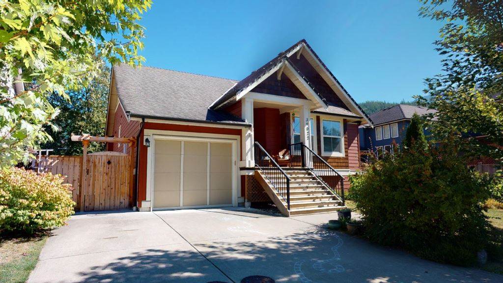 39022 Kingfisher Road, Squamish, BC, V8B 0S9 R2498204 Jenna Franze