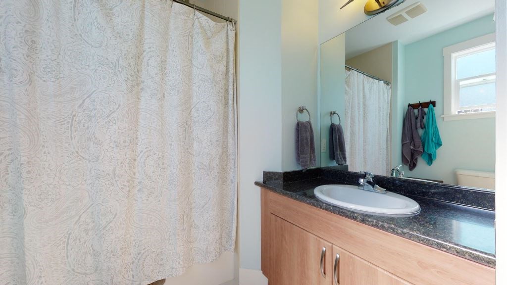 39022 Kingfisher Road, Squamish, BC, V8B 0S9 R2498204 Jenna Franze