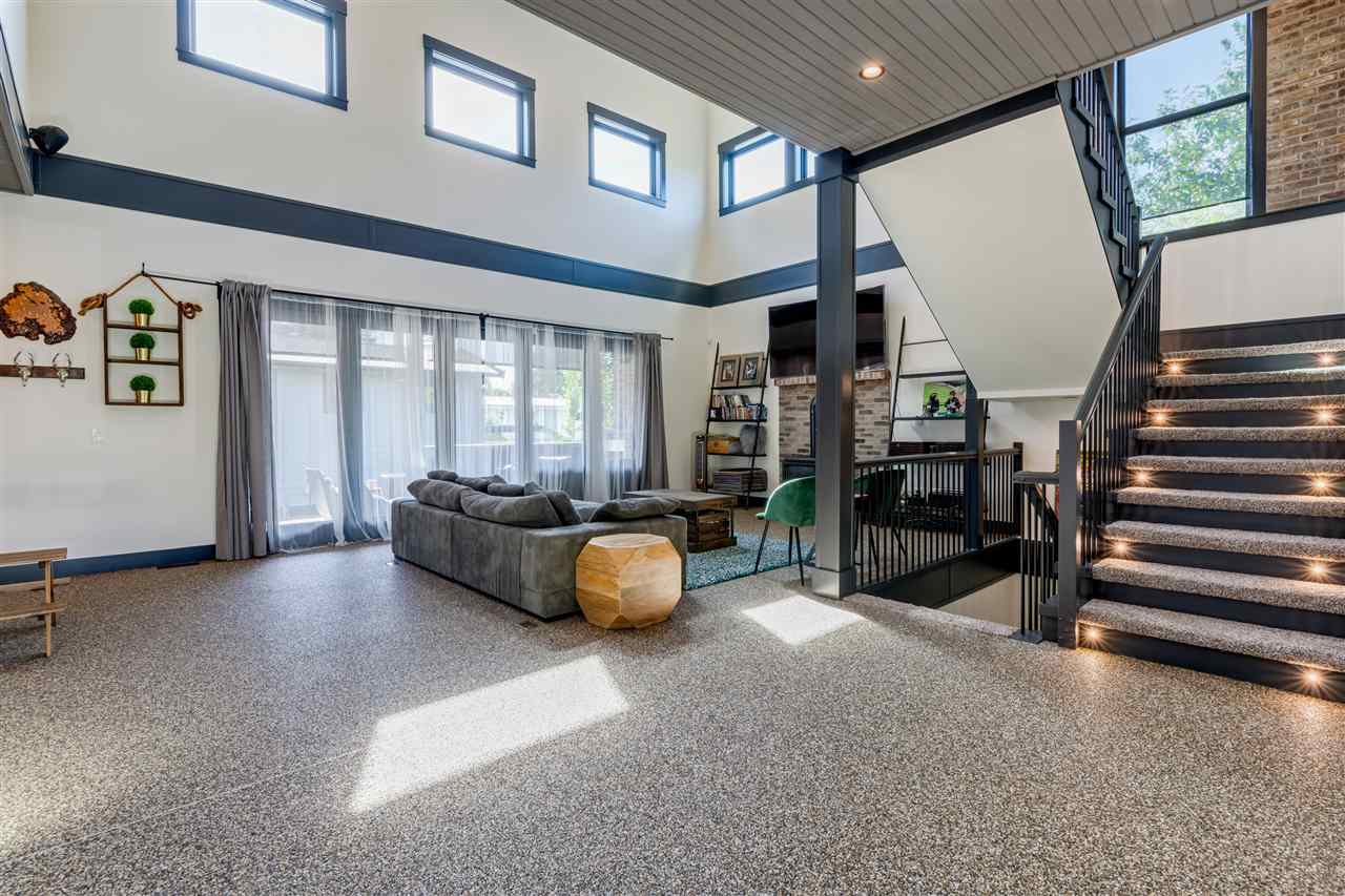 960 Grover Avenue, Coquitlam, BC, V3J 3E6 R2497495 Colin Colpitts