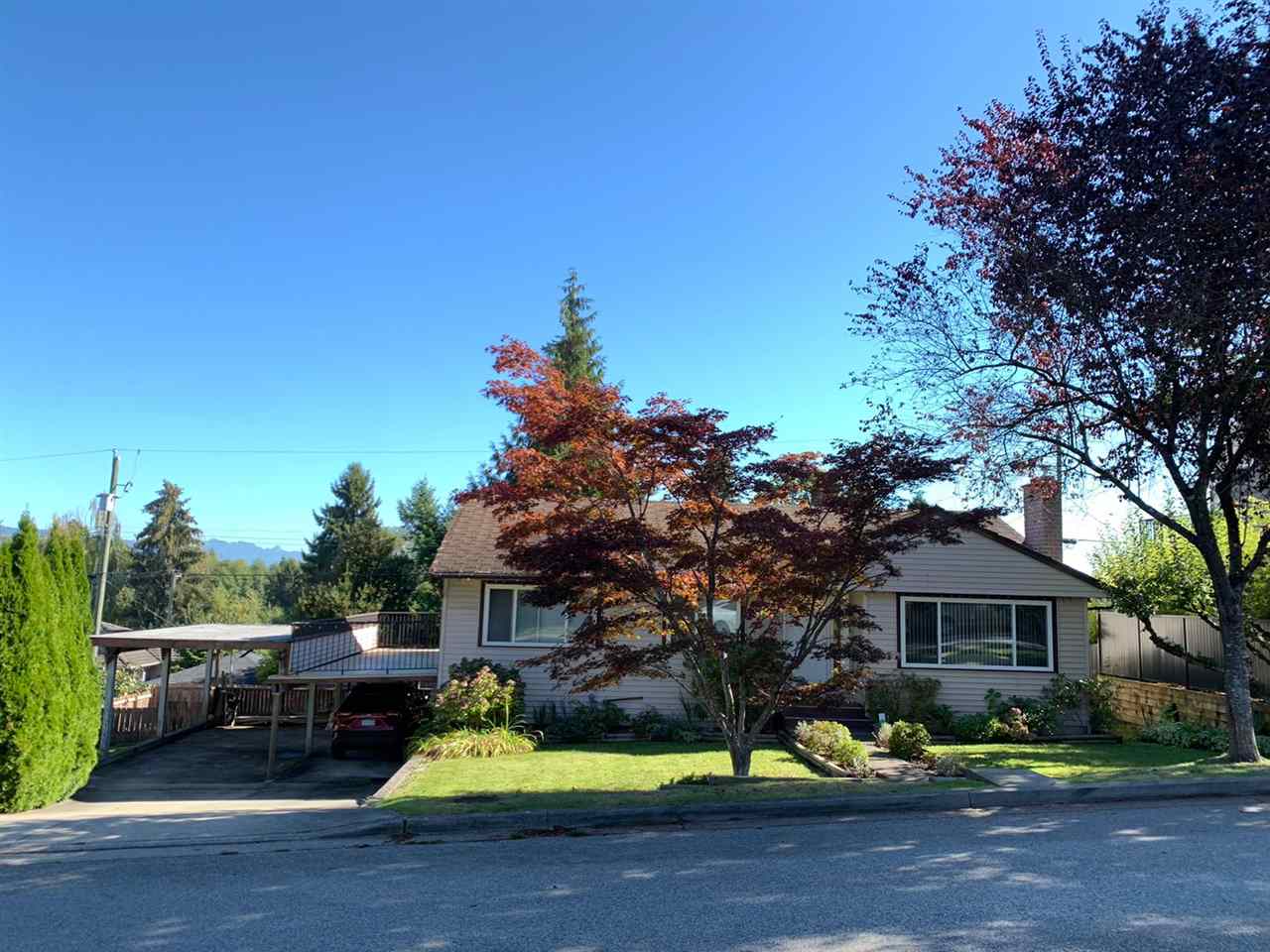 4776 Gilpin Court, Burnaby, BC, V5G 2Z9 R2504047 Taz & Nikolai