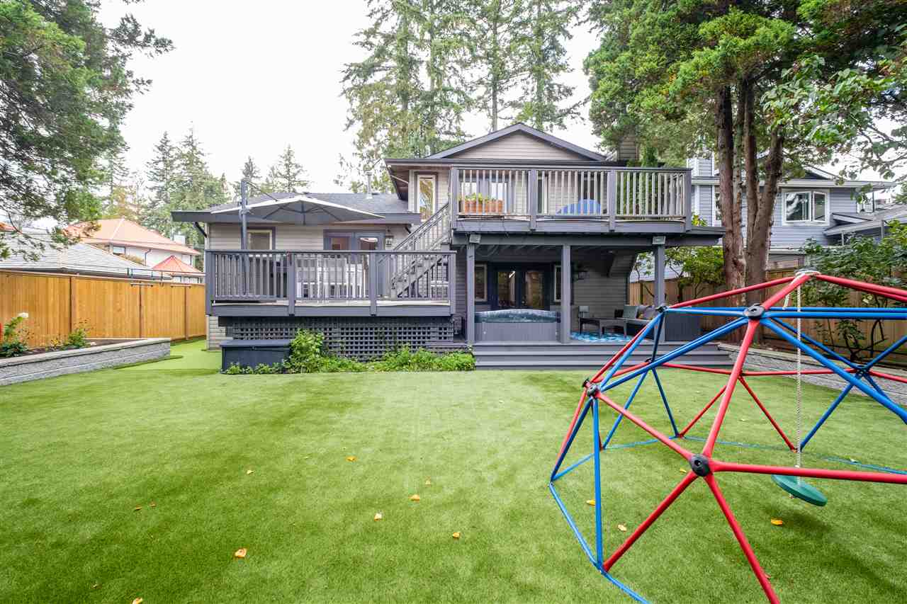 2545 Edgemont Blvd, North Vancouver, BC, V7R 2M9 R2506259 Carleigh