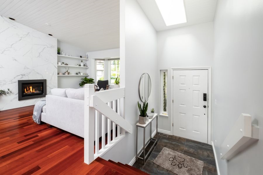 2545 Edgemont Blvd, North Vancouver, BC, V7R 2M9 R2506259 Carleigh