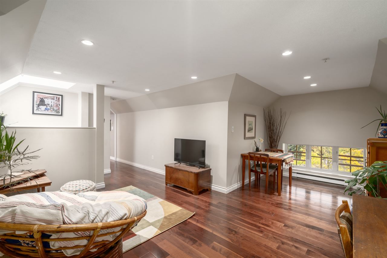 12 868 Cassiar Street Vancouver BC V5K 4N6 R2508022 Lara Davis 12-868-cassiar-street-vancouver-bc-v5k-4n6-r2508022-lara-davis