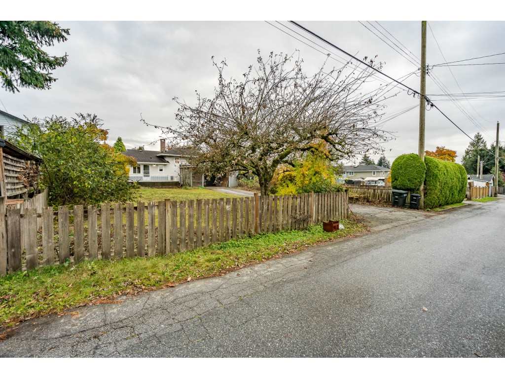 8649 11th Avenue, Burnaby, BC, V3N 2P9 R2516626 Chris Linden