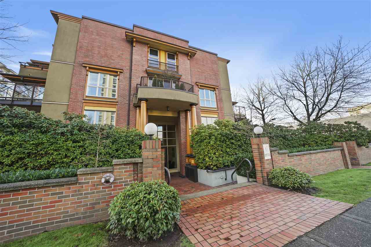 1A 2775 Fir Street, Vancouver, BC, V6J 3C2 R2526758 Shelly Smee