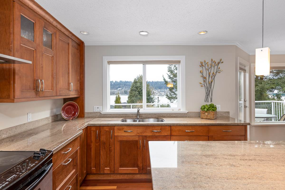 658 Foresthill Place, Port Moody, BC, V3H 3A1 R2539420 Generations