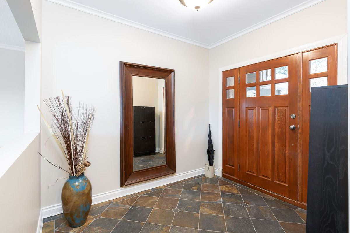 658 Foresthill Place, Port Moody, BC, V3H 3A1 R2539420 Generations